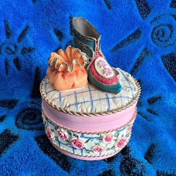 Victorian Shoe Trinket Box - Picture 1 of 4